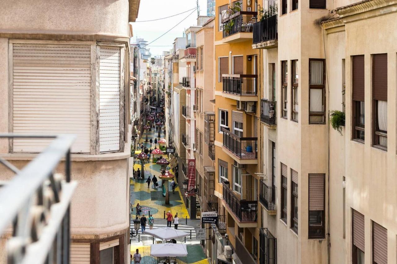 Family And Friends -Alicante Center Exterior photo